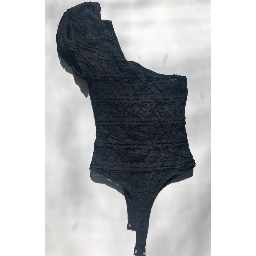 Bebe asymmetrical body top